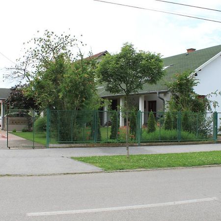 Boulevard Garden House - Free And Save Parking In The Locked Yard Ćuprija Exterior foto